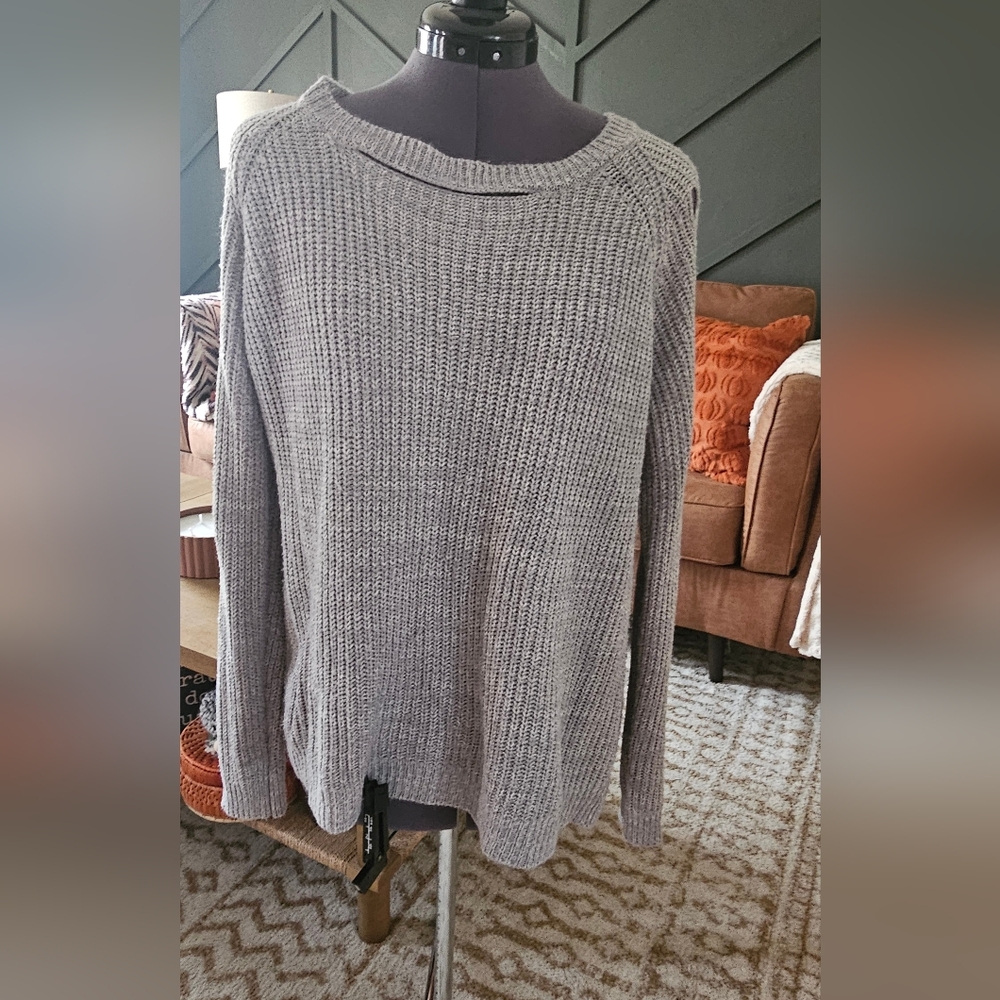 Elegant Gray Women's Crew Neck Sweater